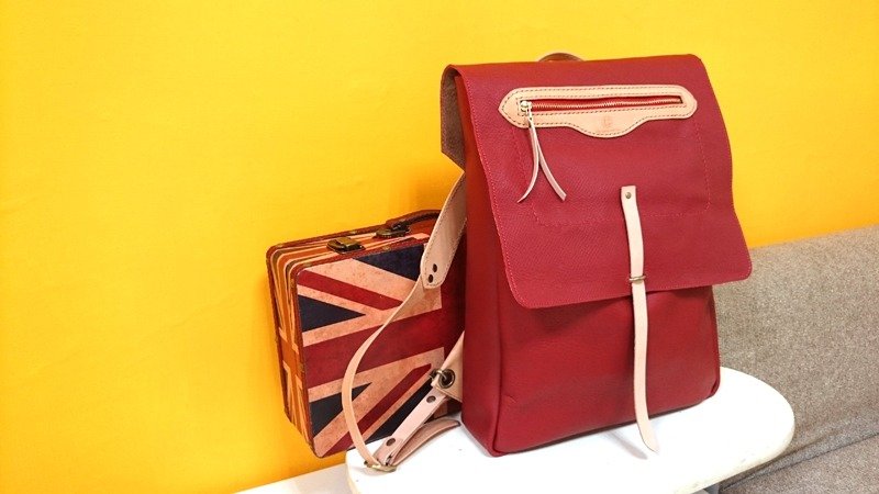 After the two-tone backpack York - London Red + primaries vegetable tanned leather (custom models)