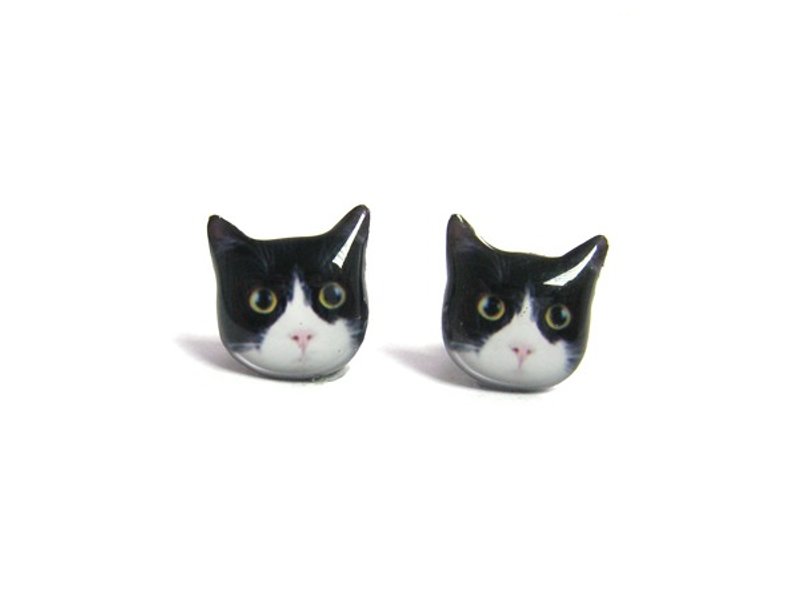 Lovely Eyes Black And White Shorthaired Cat Earrings A025er C13 Lovely Eyes Black And White Shorthaired Cat Earrings A025er C13