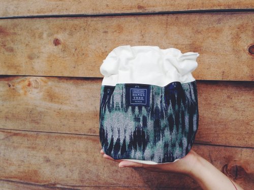 ::Bangstree:: Shoulder Bucket Bag -vintage painting