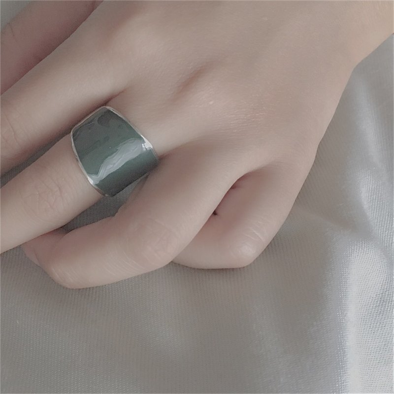 emerald old ring