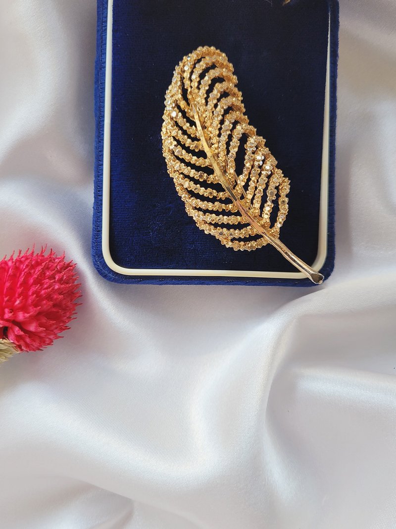 美國西洋古董飾品 / BSK金礫飄逸鏤空葉子/復古珠寶首飾 - 胸針 - 其他金屬