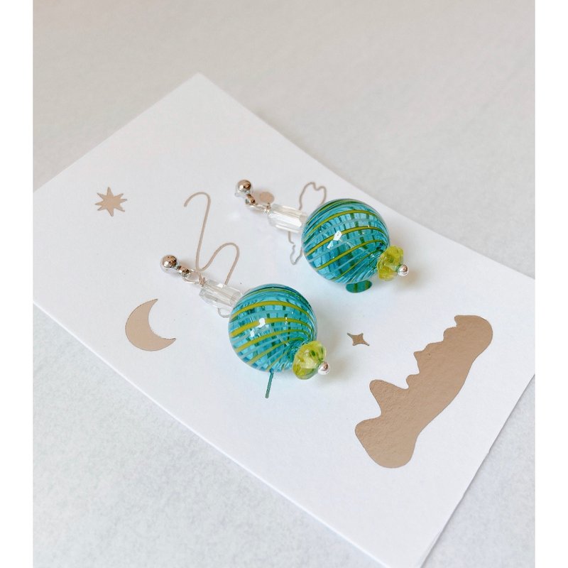 Mint bubblegum ball earrings