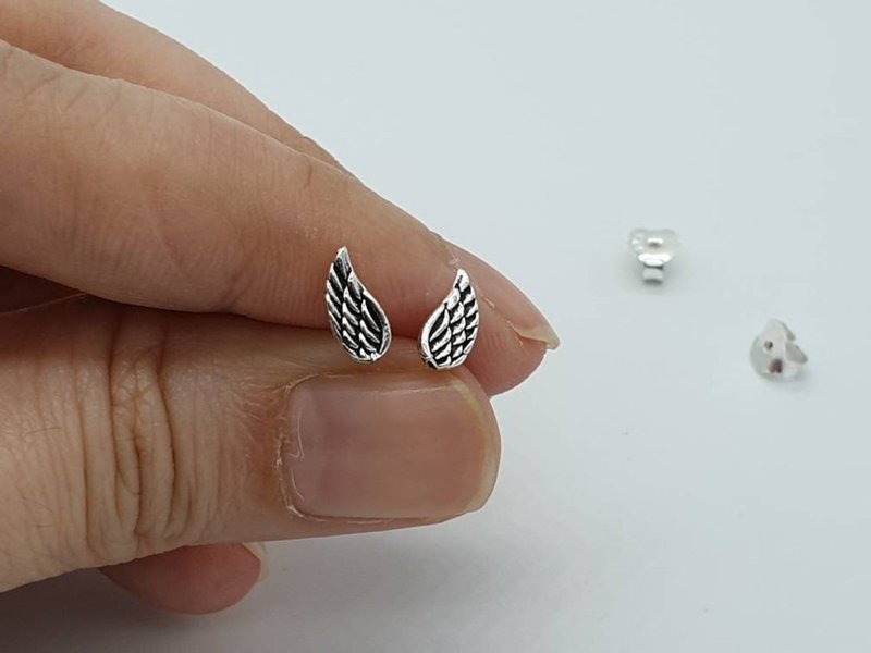 7 mm Tiny Angle Wing Stud 925 Sterling Silver