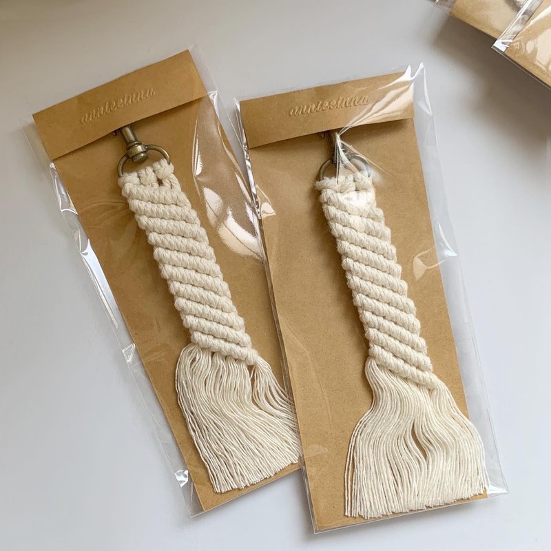 Macrame  手工 編織 極簡 斜線 鑰匙圈 - 鑰匙圈/鑰匙包 - 棉.麻 白色