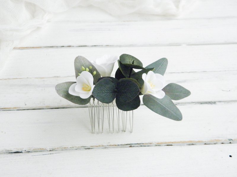 Flowers hair comb Eucalyptus headpiece Floral hair piece bride - 髮夾/髮圈 - 其他材質 綠色