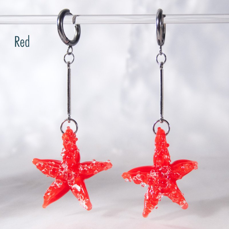 Blown Glass Starfish Earrings: Elegant Ocean Jewelry - 耳環/耳夾/耳骨夾 - 玻璃 藍色