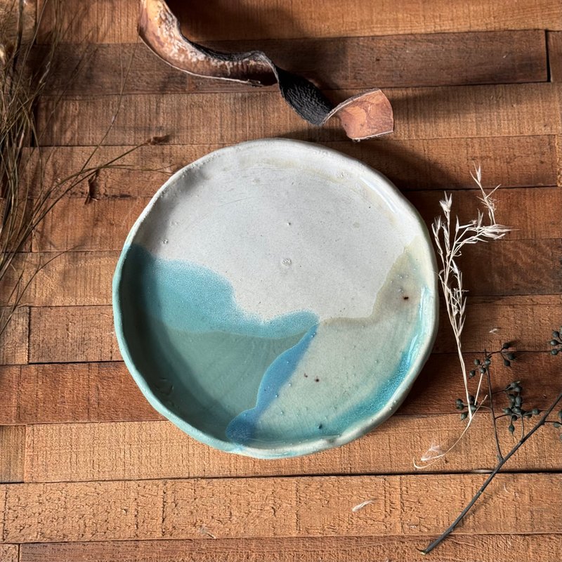 50052-獨特手作陶盤 17cm Unique hand built plate - 盤子/餐盤/盤架 - 陶