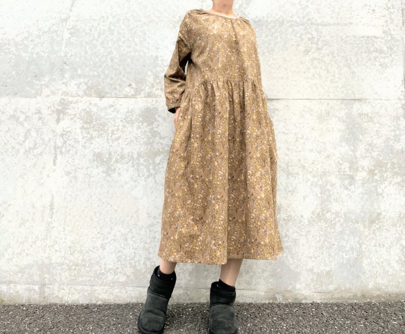 冬季森林圖案∣ 燈芯絨 ∣ 長袖洋裝 ∣ 兔 花卉圖案 淺褐色的 - 洋裝/連身裙 - 棉.麻 咖啡色