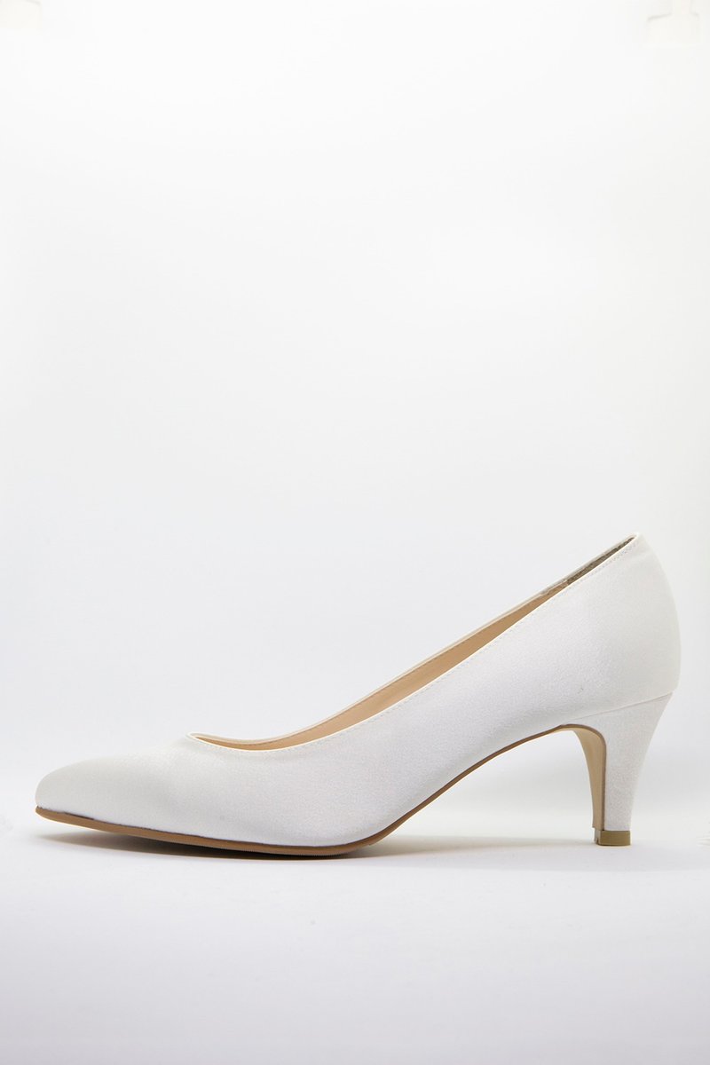 韓國製緞面低跟婚鞋 可配搭鞋飾穿搭 - 高跟鞋/跟鞋 - 尼龍