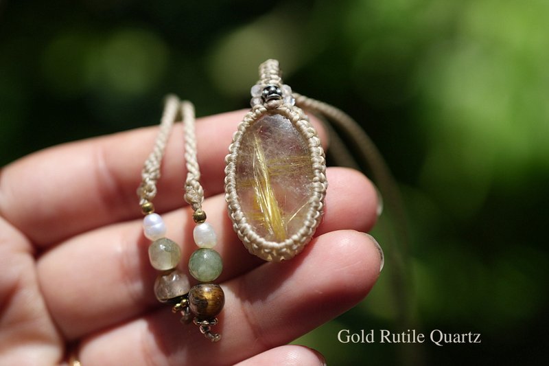 聳える黄金★ゴールドルチルクォーツ マクラメネックレス2062 - 項鍊 - 寶石 金色