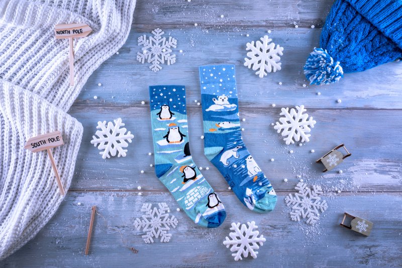 企鵝們的冬日樂園 - 不對稱襪子 - 襪子 - 棉.麻 藍色