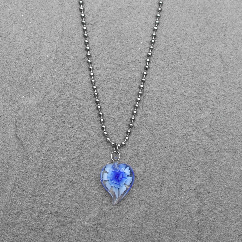 Flower heart necklace
