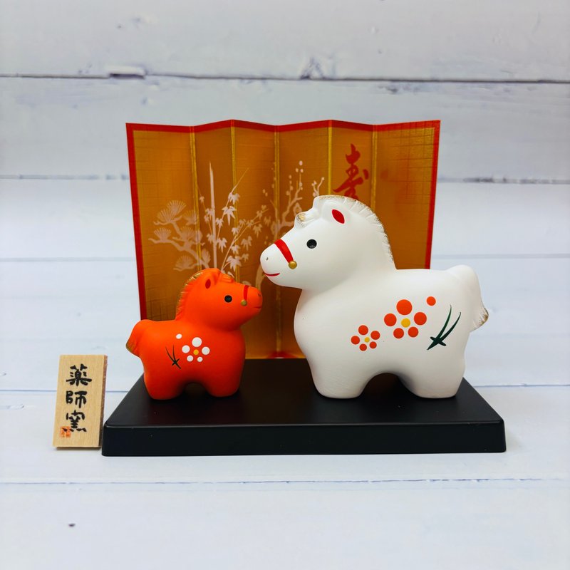 錦彩招福馬-紅白-小-生肖吉祥物(馬年) - 公仔/玩偶 - 陶