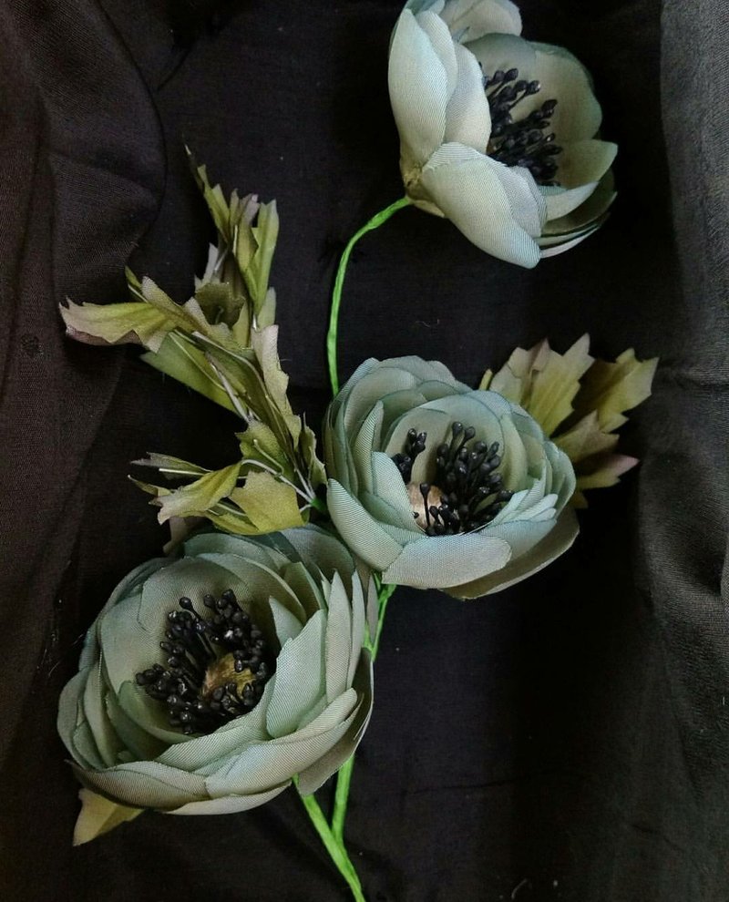 藤田嗣治:布花、布葉、壁飾