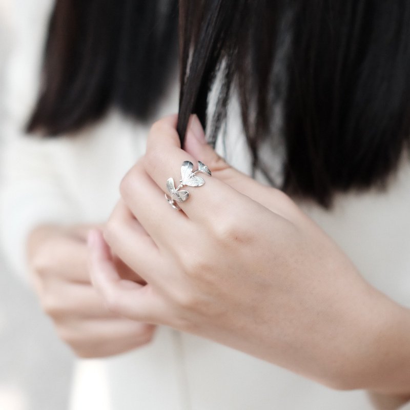 Approaching Leaves Collection Handmade Silver Ring