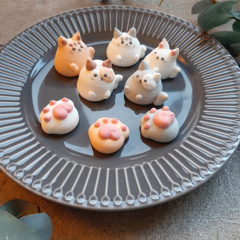 貓咪和貓掌馬林糖 - 蛋糕/甜點 - 新鮮食材 白色