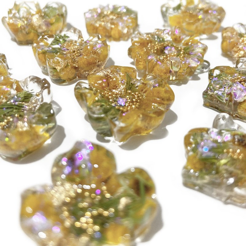 春日系列黃昏菊耳環(可改夾)耳針316不銹醫療鋼 - 耳環/耳夾/耳骨夾 - 樹脂 金色