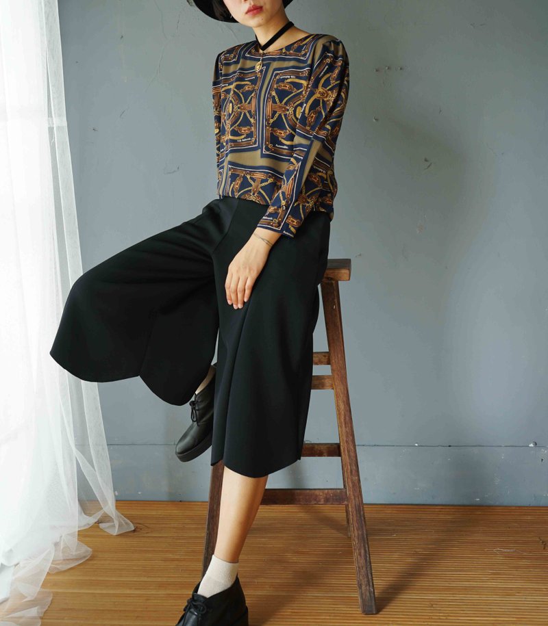 設計手作-花苞褲口黑色針織八分褲裙 - 女短褲/五分褲 - 聚酯纖維 黑色