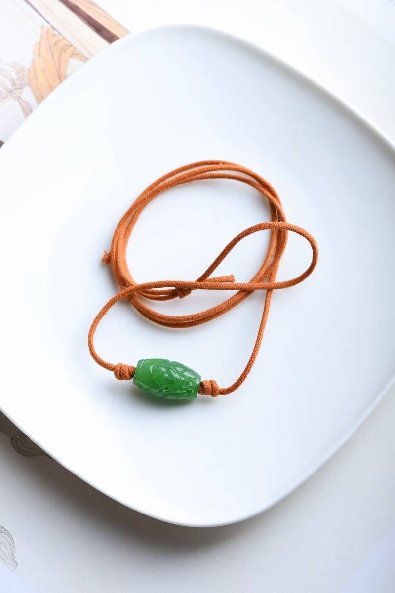 【小花桶珠】鎖骨鏈/天然新疆和田玉俄料菠菜綠復古項鏈 - 項鍊 - 玉石 綠色