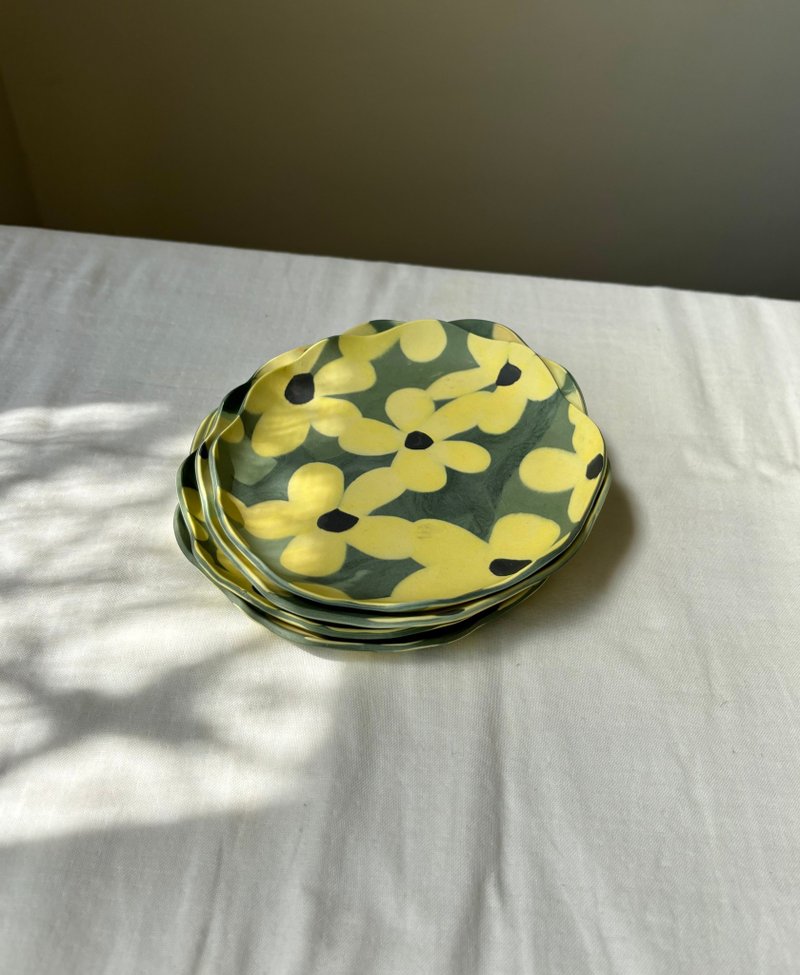 黑眼花淺盤 - 盤子/餐盤/盤架 - 瓷