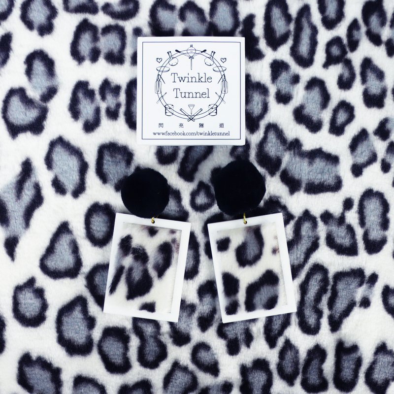 Fur animal earrings - Snow Leopard