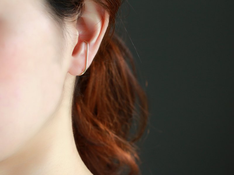 14kgf-straight line ear cuff - 耳環/耳夾/耳骨夾 - 其他金屬 金色