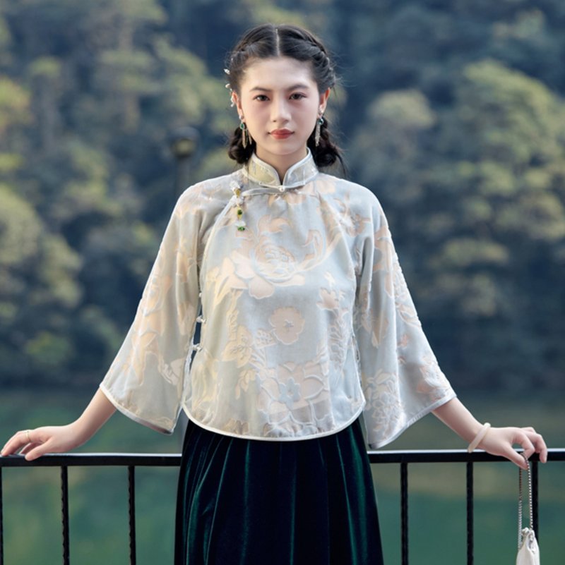 【玉衿伊】 新中式復古/倒大袖絲絨上衣/半裙/馬甲 - 女上衣/長袖上衣 - 其他材質 多色