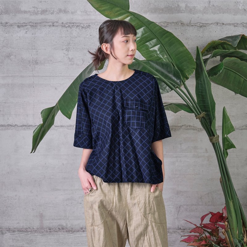 線格單口袋傘襬上衣 - 女上衣/長袖上衣 - 棉.麻 藍色