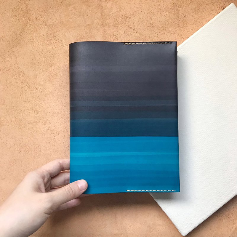 真皮書套_旅行手帳_無印良品B6尺寸_閱讀頁設計_灰藍漸層里昂藍 - 筆記本/手帳 - 真皮 藍色