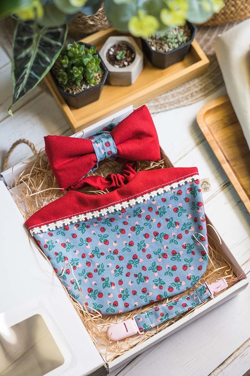草莓牛奶 彌月禮盒組 - 彌月禮盒 - 棉.麻 紅色