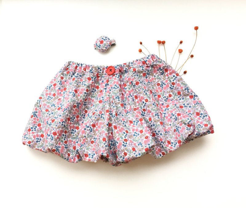 Little girl pants + hairpins