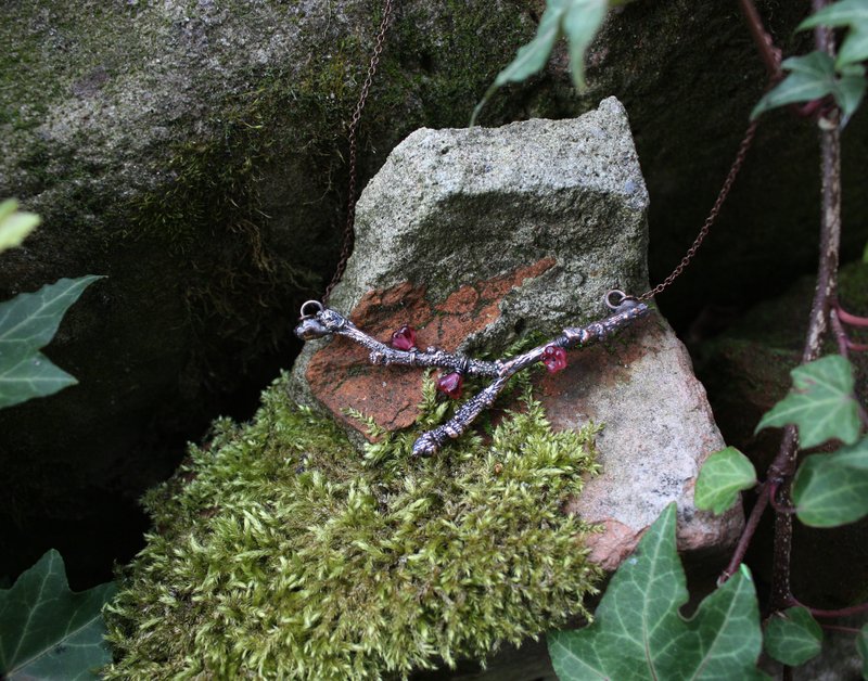 blossom Twig Necklace - Real Branch copper pendant - 項鍊 - 銅/黃銅 紅色