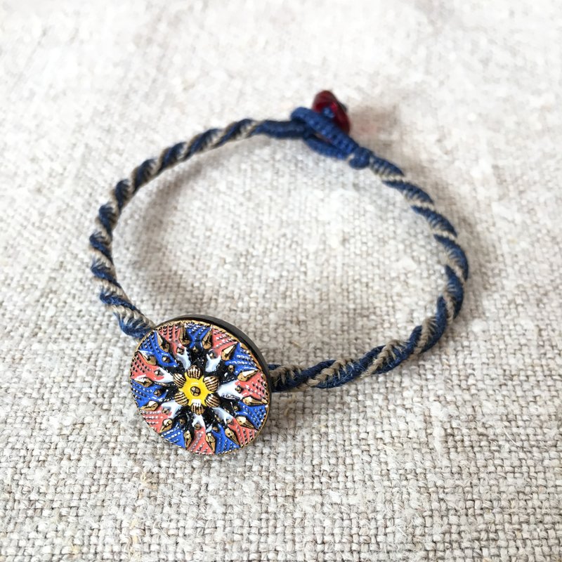 Huang Xinlan red radiation gold round glass buttons flax bracelet Czech glass button bracelet