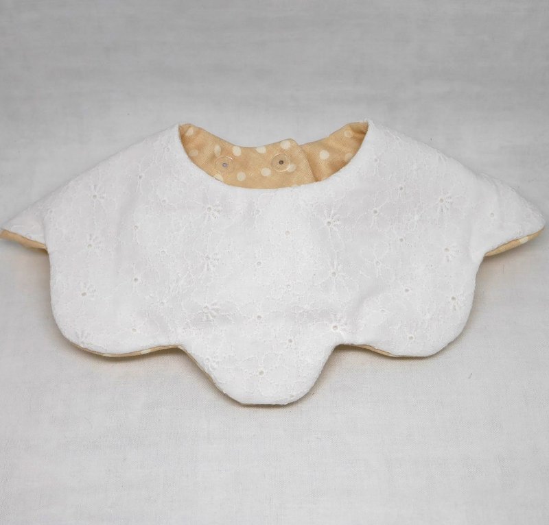 Japanese Handmade 8-layer-gauze 360 circle bib/flower type - 圍兜/口水巾 - 棉.麻 白色