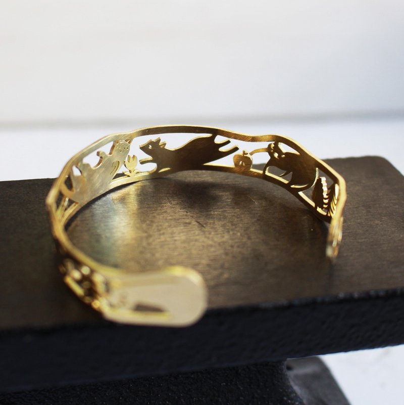 貓咪 黃銅手鐲 I 故事_貓國民 - 手鍊/手環 - 銅/黃銅 金色