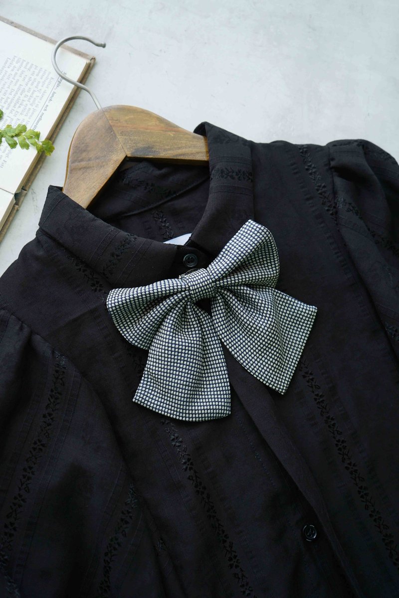 古董領帶改製手工領結-黑白方塊酥-學院風雙層領結別針 - 領結/領巾 - 絲.絹 黑色