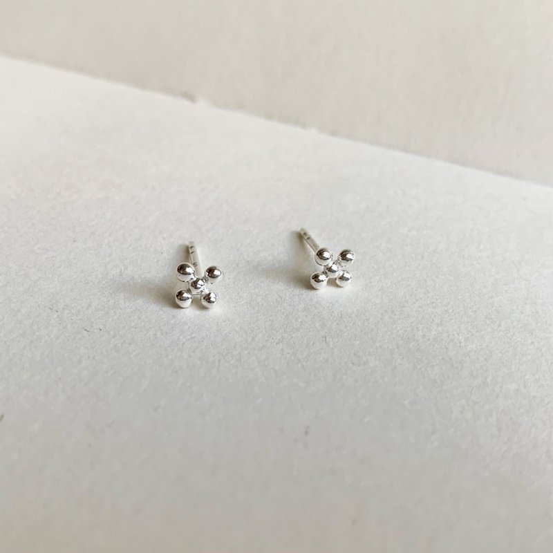 十字豆豆耳環-一對 - 耳環/耳夾/耳骨夾 - 純銀 銀色