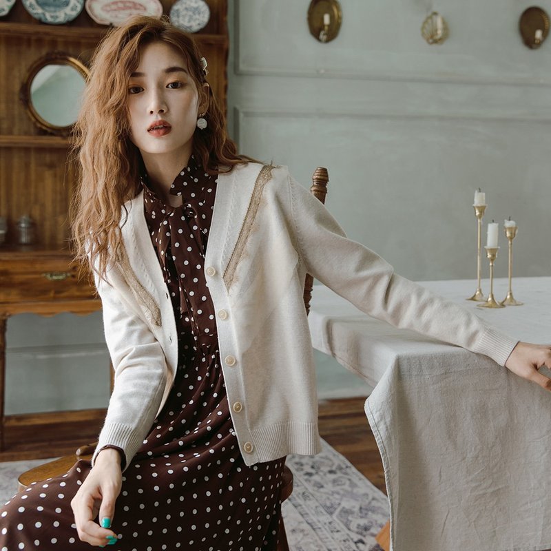 早秋針織開衫薄款2020v領米色毛衣外套女法式氣質短款上衣 - 女毛衣/針織衫 - 聚酯纖維 白色
