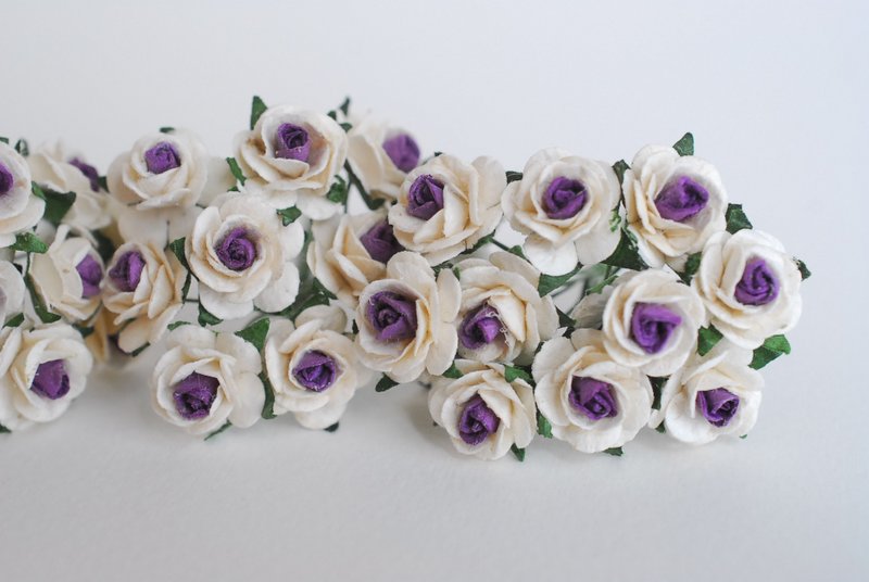 Paper Flower, 100 pieces DIY supplies rose size 1.5 cm., white purple color. - 其他 - 紙 紫色