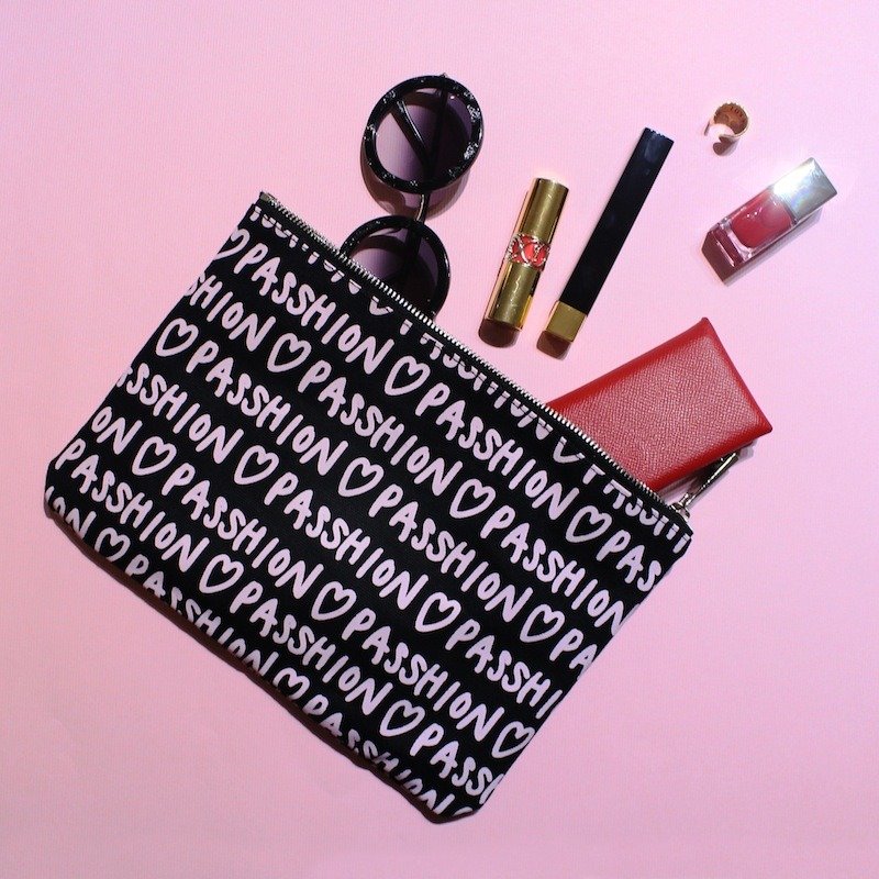 FULL OF PASSHION Envelope Clutch