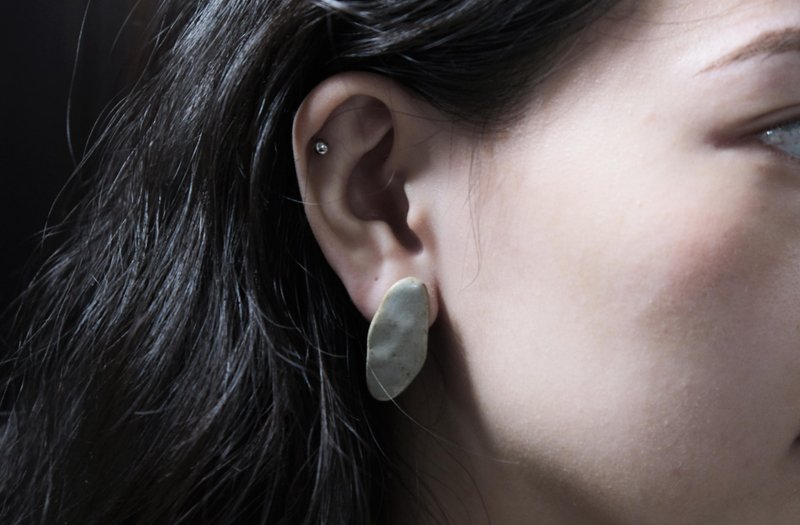 No.03乳白系列五號-ying work shop。 - 耳環/耳夾/耳骨夾 - 陶