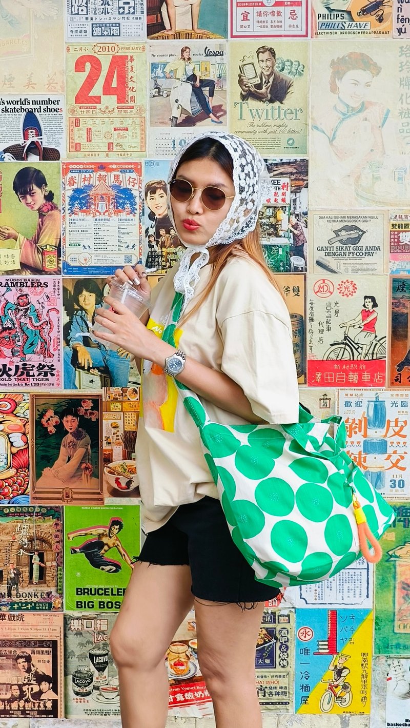 綠色圓點日式斜背包和免費鑰匙圈 - 側背包/斜背包 - 棉.麻 綠色