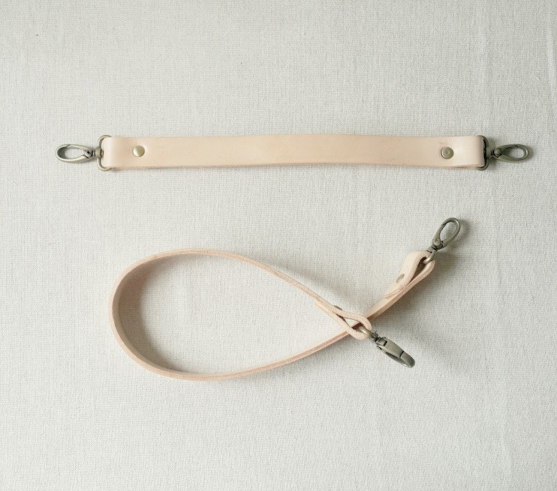 Leather shoulder strap (within 110cm)