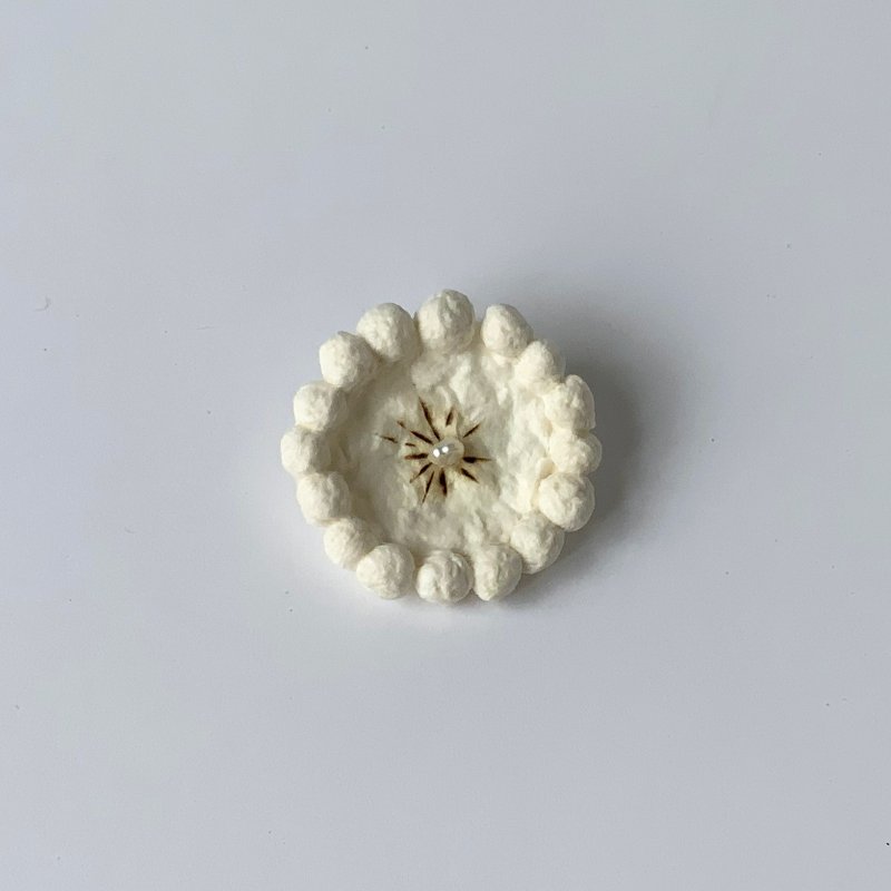 ブローチ Paper Flower  White2 - 胸針 - 紙 白色