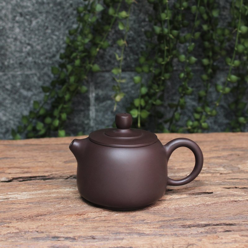 // Three Man San Man // Zisha pot hand-embroidery handmade about 90ml Yangge