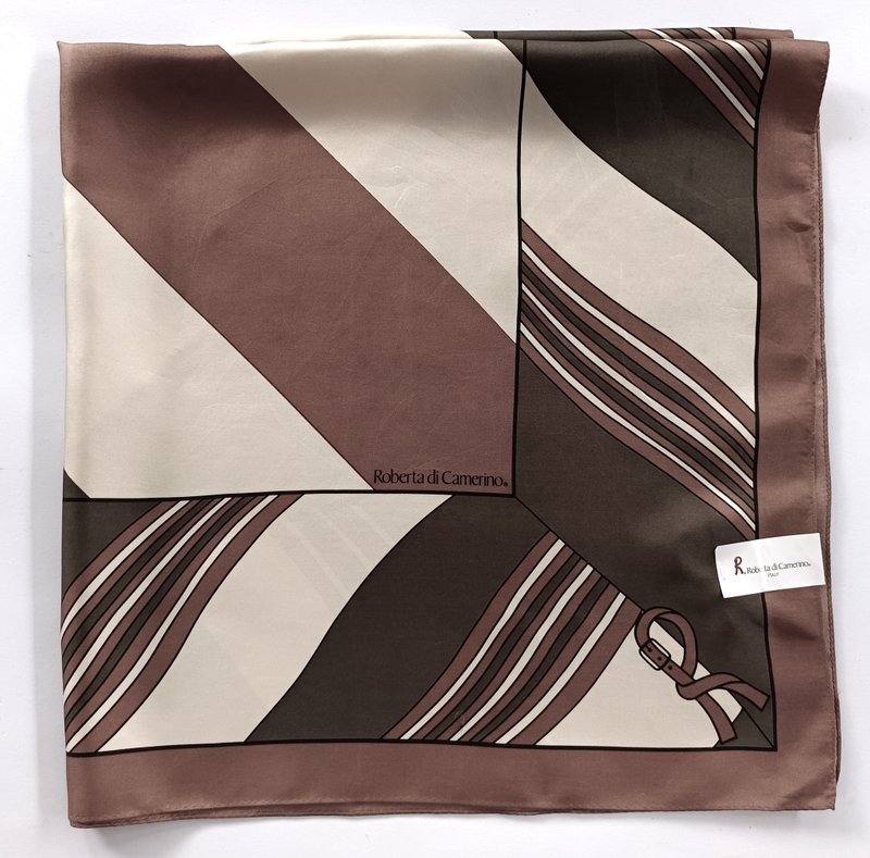 Vintage Roberta Di Camerino Silky Scarf, 35 x 35 inches, with Brand Label - 絲巾 - 絲.絹 卡其色