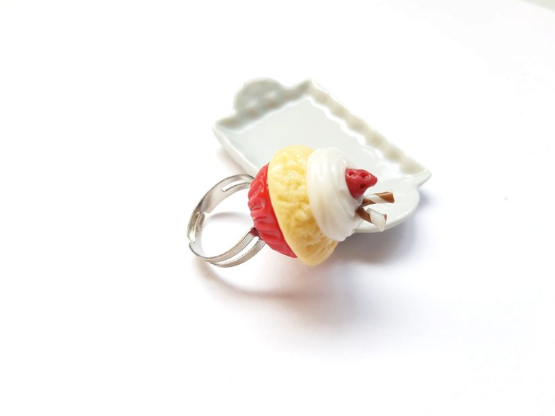 Cupcake ring 899