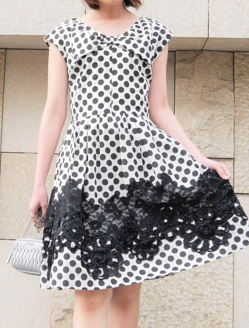 MIT點點蝴蝶結蕾絲洋裝(R7005E) - 洋裝/連身裙 - 棉.麻 白色