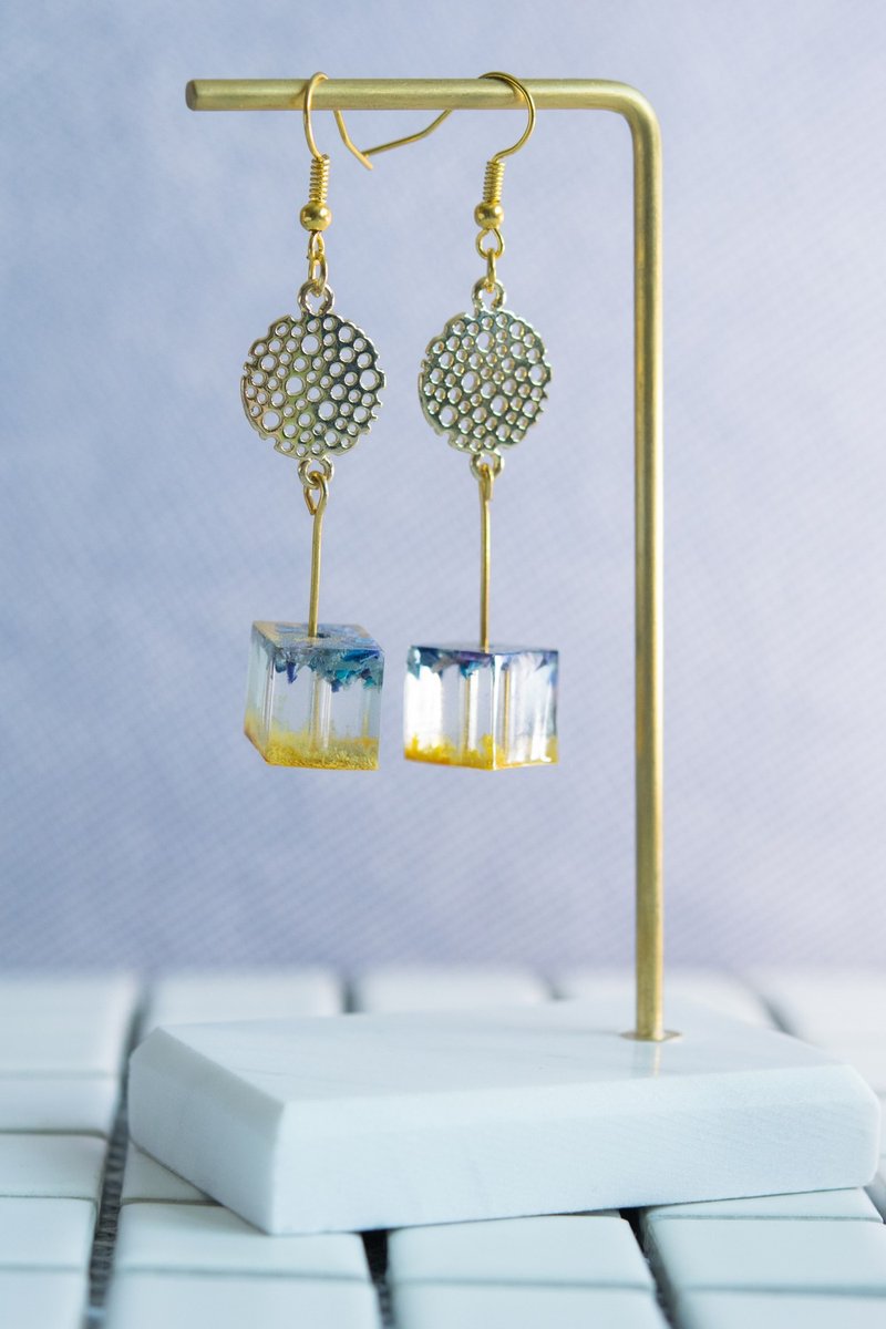 [ PLS 】Special pigment custom square cube flower earrings can be customized