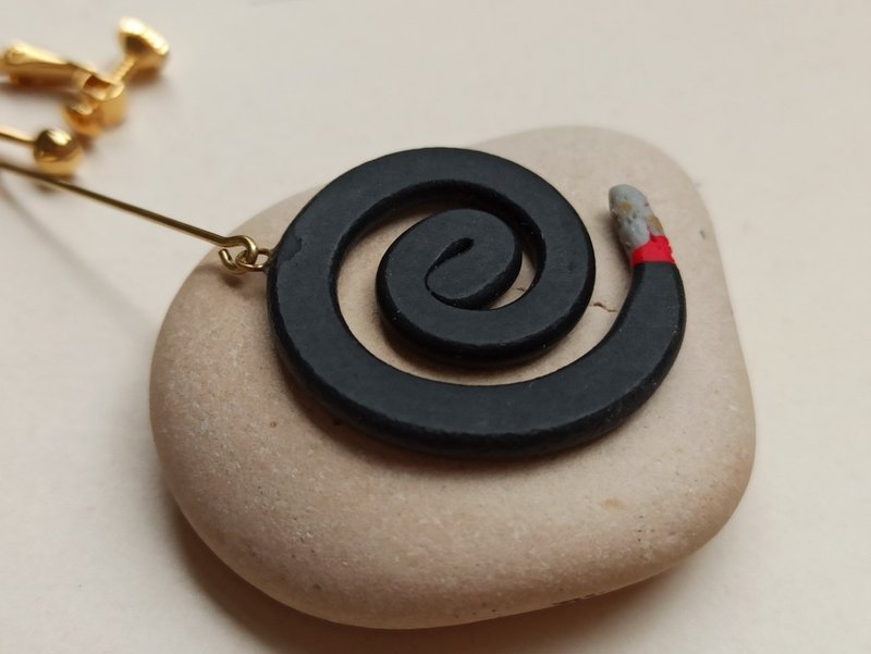 純手工軟陶蚊香耳環(單支販售) - 耳環/耳夾/耳骨夾 - 陶 多色